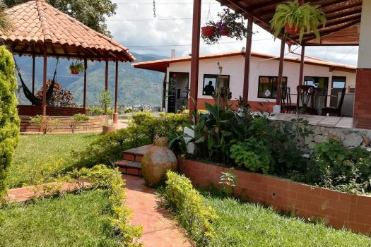 ARRIENDO FINCA CAMPESTRE FAMILIAR LEBRIJA