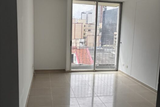 Amplio y bien ubicado apartamento en venta
