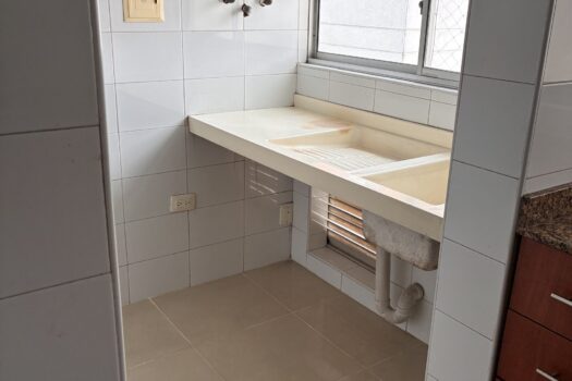 Amplio y bien ubicado apartamento en venta