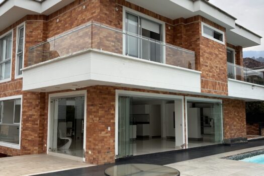 Se arrienda hermosa casa en Terrazas de Menzuly