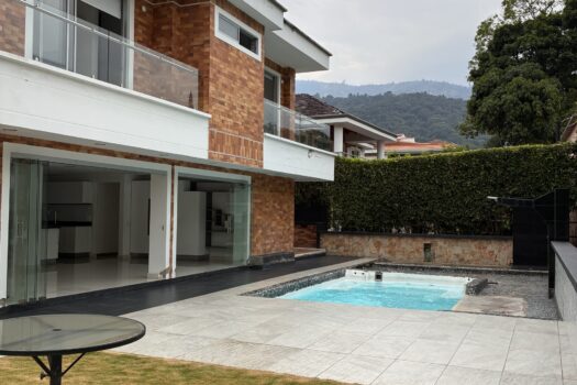 Se arrienda hermosa casa en Terrazas de Menzuly