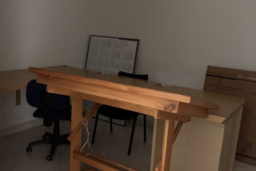 Se vende casa de 318 mts2 en San Francisco, 3 pisos, garaje, 9 hab, 5 baños.