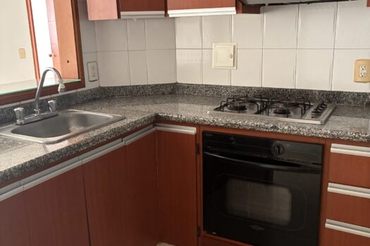Se vende amplio apartamento de 81 mts, 3 hab, 2 baños, balcón, parqueadero en Mejoras Publicas