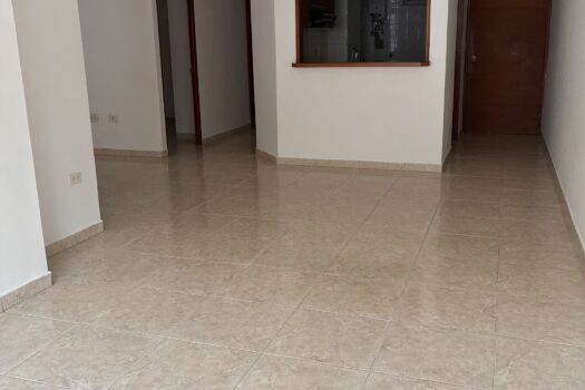 Se vende amplio apartamento de 81 mts, 3 hab, 2 baños, balcón, parqueadero en Mejoras Publicas