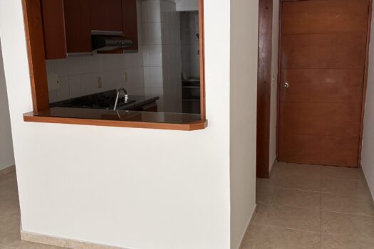 Se vende amplio apartamento de 81 mts, 3 hab, 2 baños, balcón, parqueadero en Mejoras Publicas