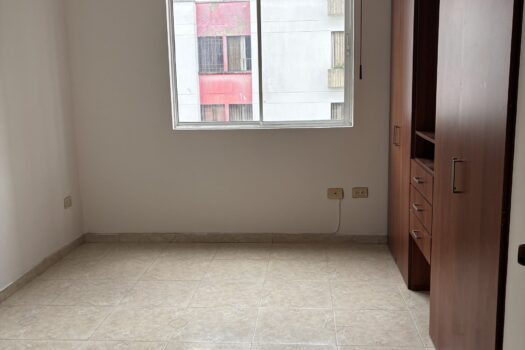 Se vende amplio apartamento de 81 mts, 3 hab, 2 baños, balcón, parqueadero en Mejoras Publicas
