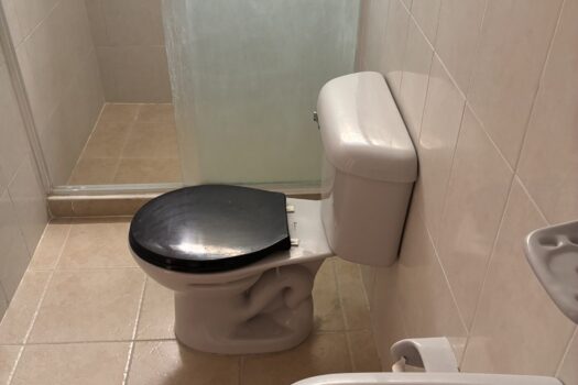 Se vende amplio apartamento de 81 mts, 3 hab, 2 baños, balcón, parqueadero en Mejoras Publicas