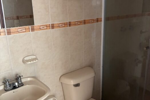 Se vende amplio apartamento de 81 mts, 3 hab, 2 baños, balcón, parqueadero en Mejoras Publicas