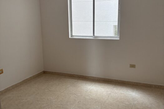 Se vende amplio apartamento de 81 mts, 3 hab, 2 baños, balcón, parqueadero en Mejoras Publicas