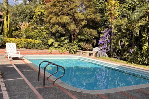 Se vende impresionante casa de 270 mts2 en lagos del cacique