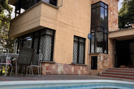 Se vende impresionante casa de 270 mts2 en lagos del cacique