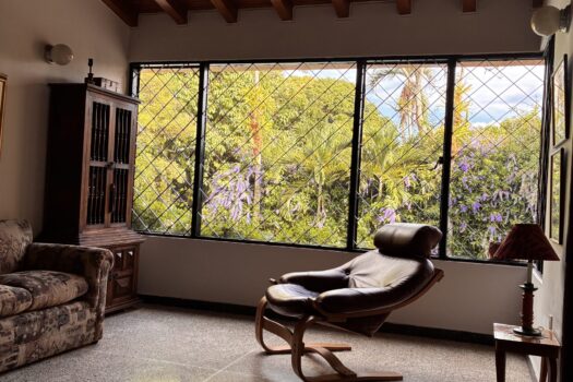 Se vende impresionante casa de 270 mts2 en lagos del cacique